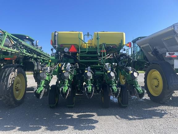 Image of John Deere 1795 equipment image 2