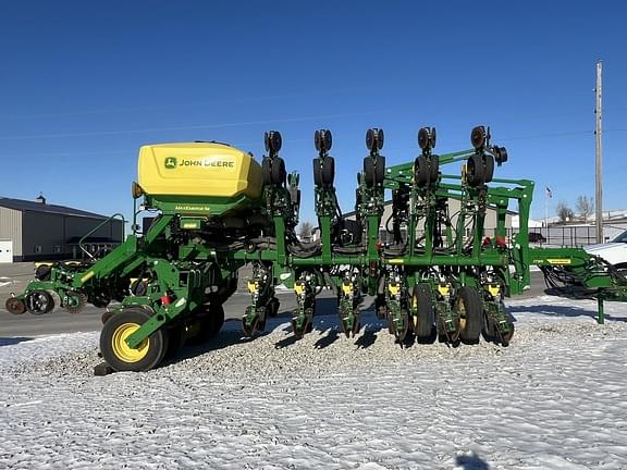 Image of John Deere 1795 Primary image