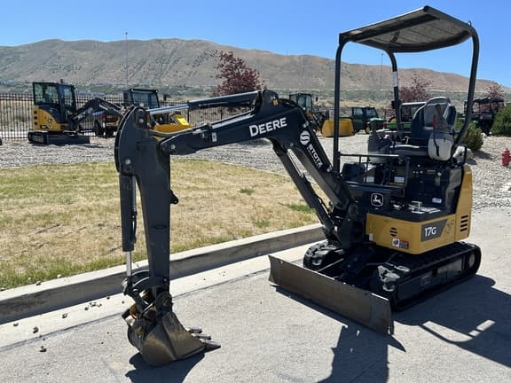 Image of John Deere 17G equipment image 4