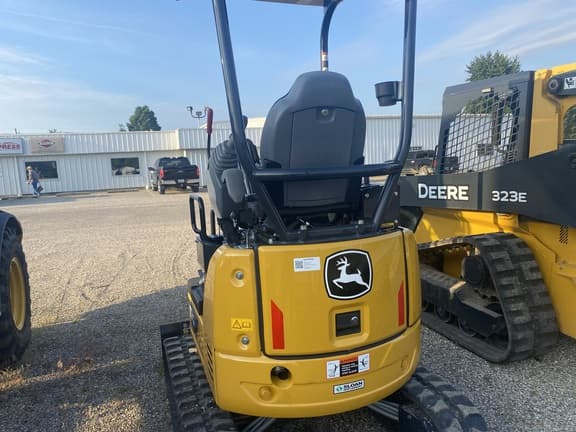 Image of John Deere 17G equipment image 4