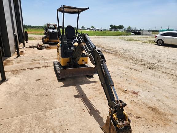 Image of John Deere 17G equipment image 3
