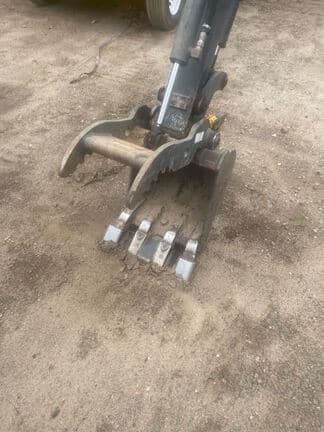 Image of John Deere 17G equipment image 4