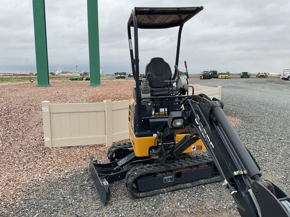 Image of John Deere 17G equipment image 2