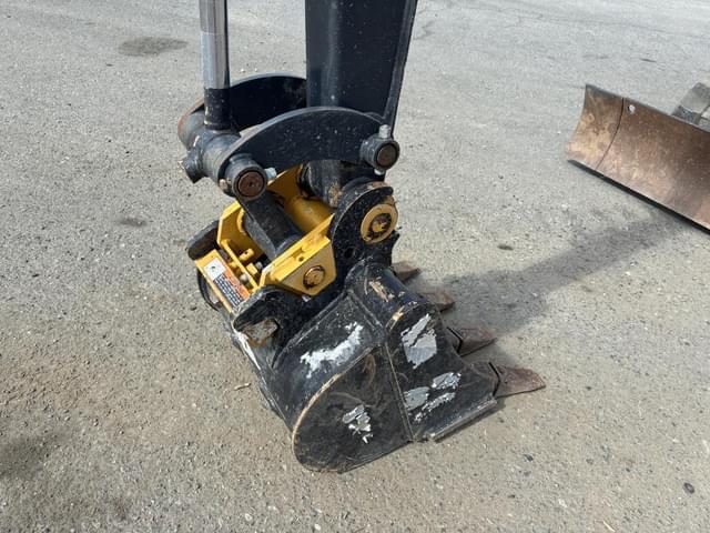 Image of John Deere 17P equipment image 4