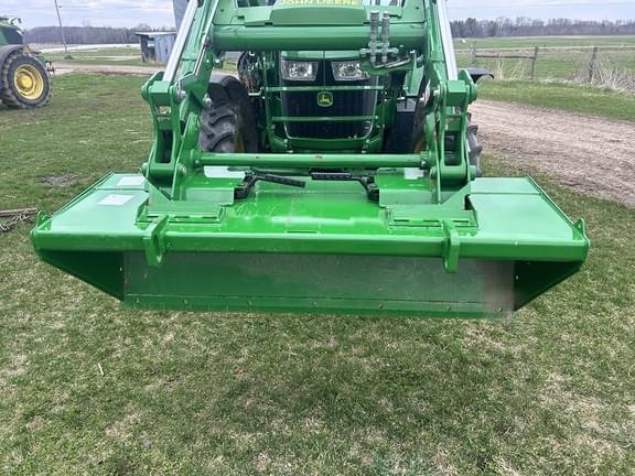 Image of John Deere Bucket equipment image 3