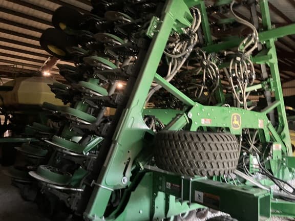 Image of John Deere 1910 equipment image 3