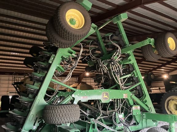 Image of John Deere 1910 equipment image 1