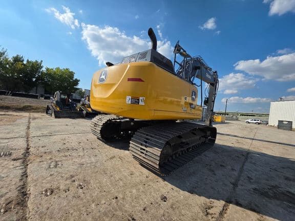 Image of John Deere 200G equipment image 3