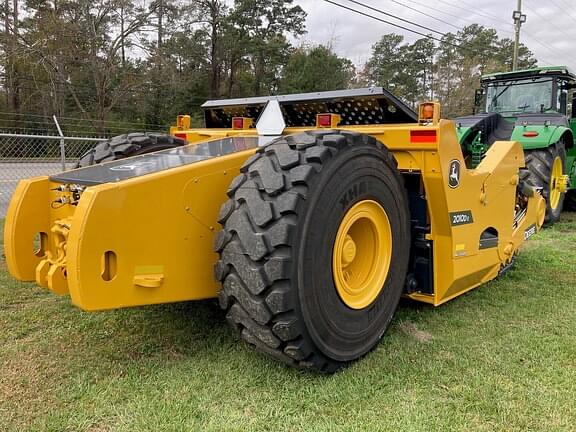 Image of John Deere 2010DE equipment image 1