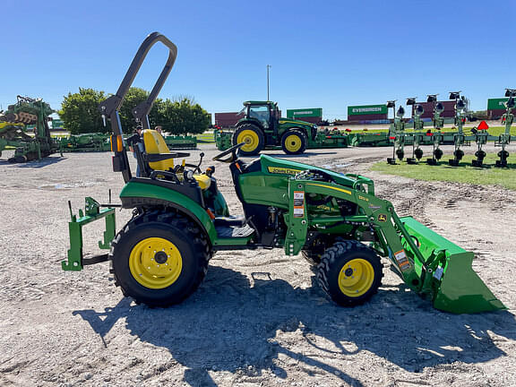 Image of John Deere 2025R equipment image 3