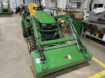 Main image John Deere 2025R