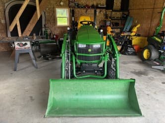 Image of John Deere 2025R equipment image 3