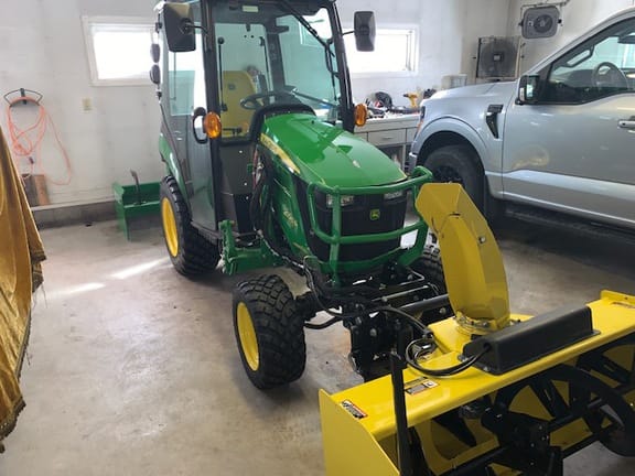 2023 John Deere 2025R Equipment Image0
