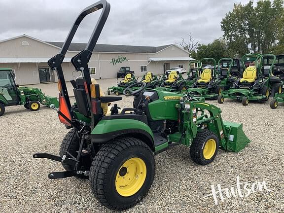 Image of John Deere 2025R equipment image 4