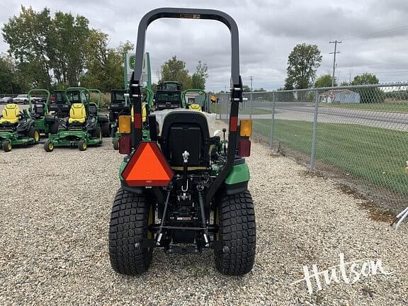 Image of John Deere 2025R equipment image 3