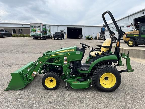 Image of John Deere 2025R equipment image 1