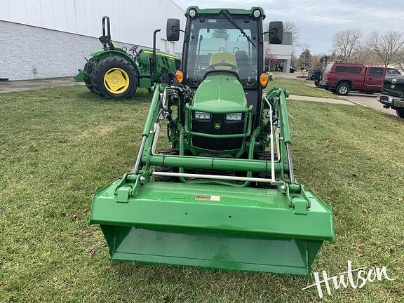 Image of John Deere 2025R equipment image 3