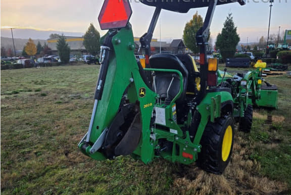 Image of John Deere 2025R equipment image 1
