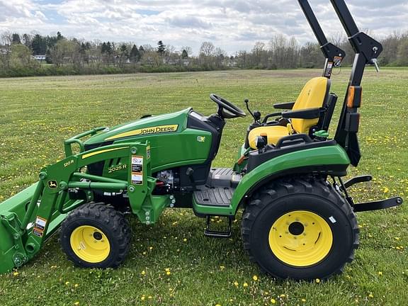 Image of John Deere 2025R equipment image 1