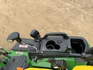 Main image John Deere 2025R 7