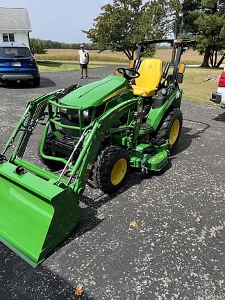 Image of John Deere 2025R equipment image 3