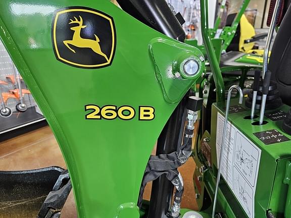 Image of John Deere 2025R equipment image 4