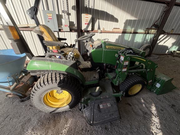 Image of John Deere 2025R equipment image 2