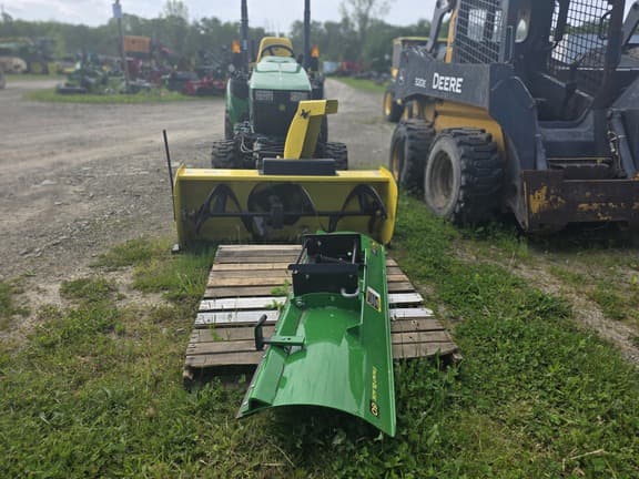 Image of John Deere 2025R equipment image 2