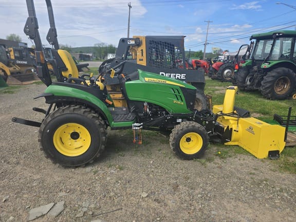2023 John Deere 2025R Equipment Image0