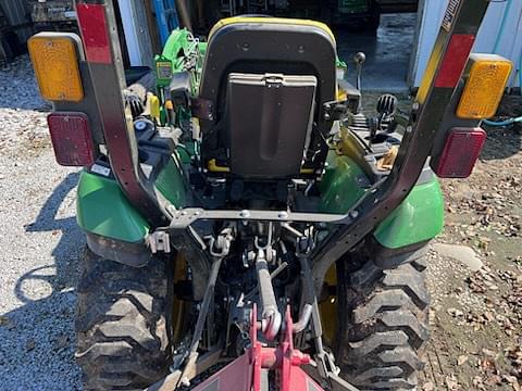 Image of John Deere 2025R equipment image 3