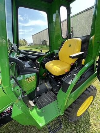 Image of John Deere 2025R equipment image 3