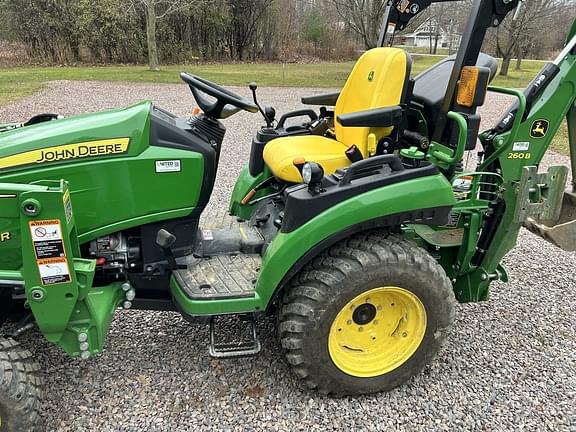 Image of John Deere 2025R equipment image 2