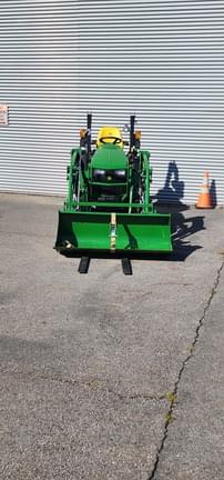 Image of John Deere 2025R equipment image 1