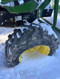 Image of John Deere 2025R equipment image 4