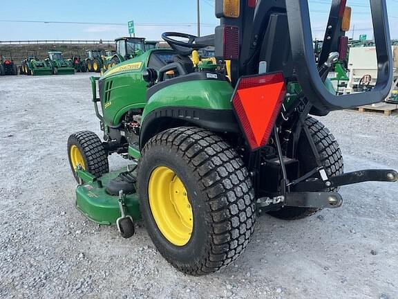 Image of John Deere 2025R equipment image 3