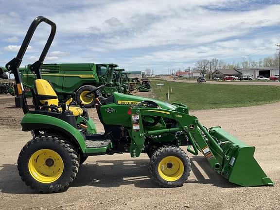 Image of John Deere 2025R equipment image 4