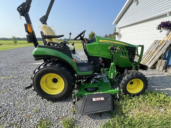 Image of John Deere 2025R equipment image 3