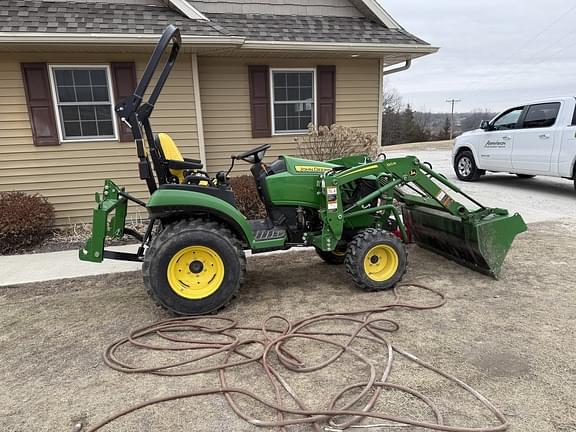 Image of John Deere 2025R equipment image 3