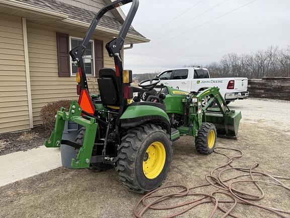 Image of John Deere 2025R equipment image 4