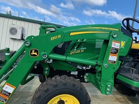 Image of John Deere 2025R equipment image 2