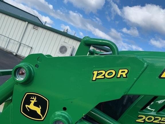 Image of John Deere 2025R equipment image 4