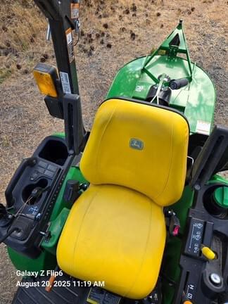 Image of John Deere 2025R equipment image 2