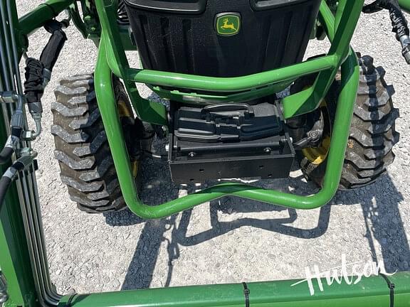 Image of John Deere 2025R equipment image 4