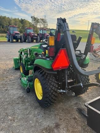 Image of John Deere 2025R equipment image 4