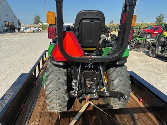 Image of John Deere 2025R equipment image 3
