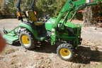 Image of John Deere 2025R equipment image 3