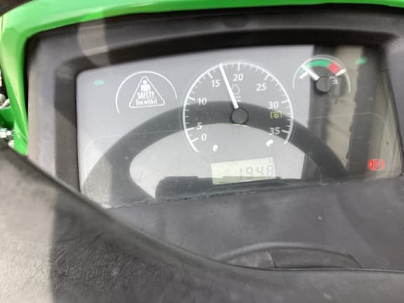 Image of John Deere 2025R equipment image 4