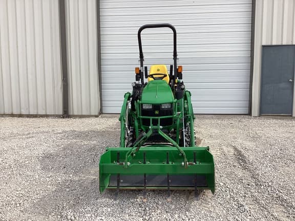 Image of John Deere 2025R equipment image 2