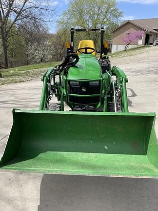 Image of John Deere 2025R equipment image 2