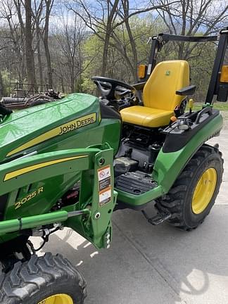 Image of John Deere 2025R Primary image